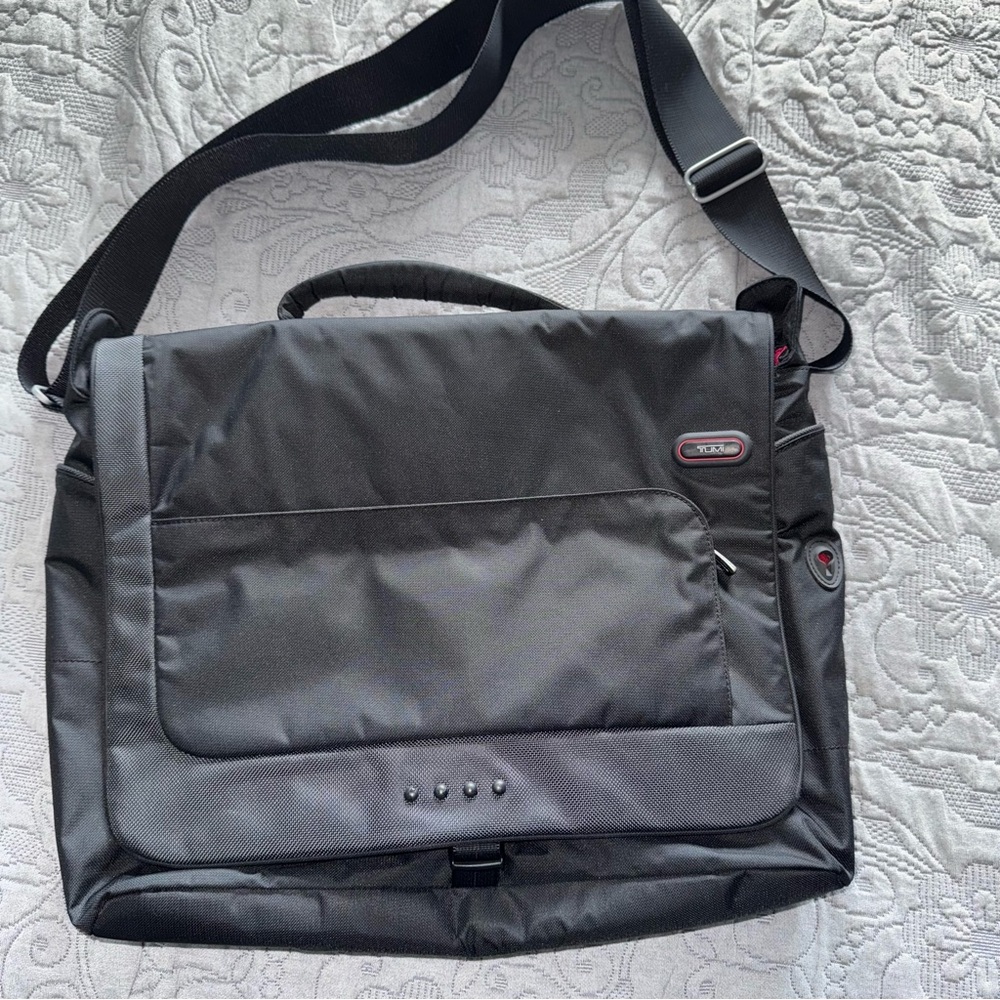 Tumi T-Tech Laptop Padded Messenger Shoulder Bag Black Travel Luggage Case Large